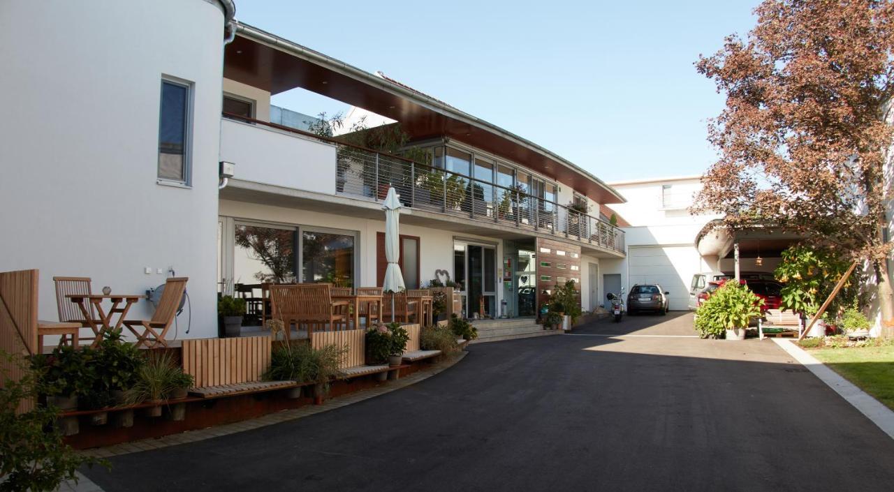 Iby-Lehrner Wein-Gut Und Wein-Traeumerei Horitschon Exterior photo